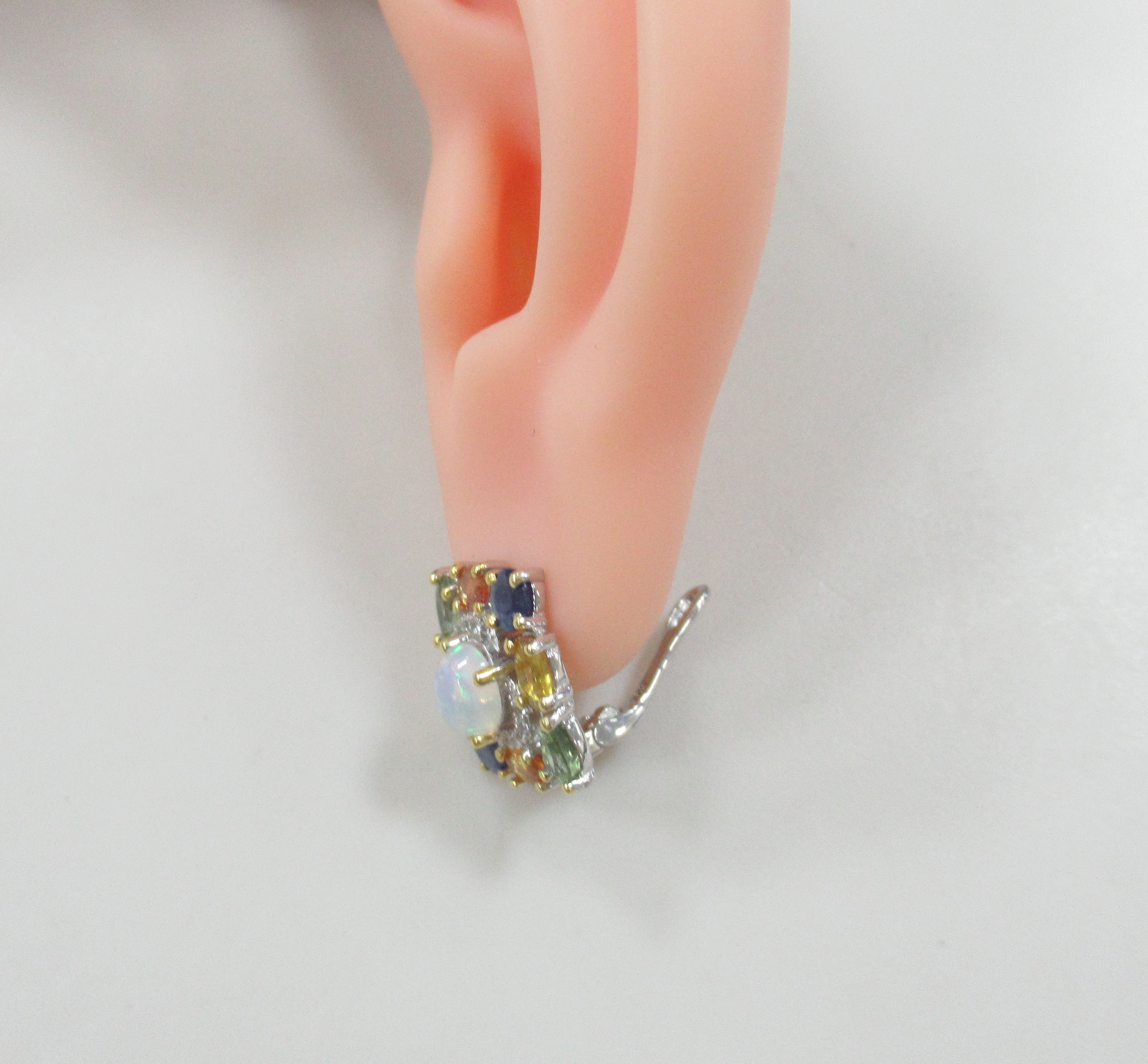 Серебряные серьги с опалами и мультисапфирами